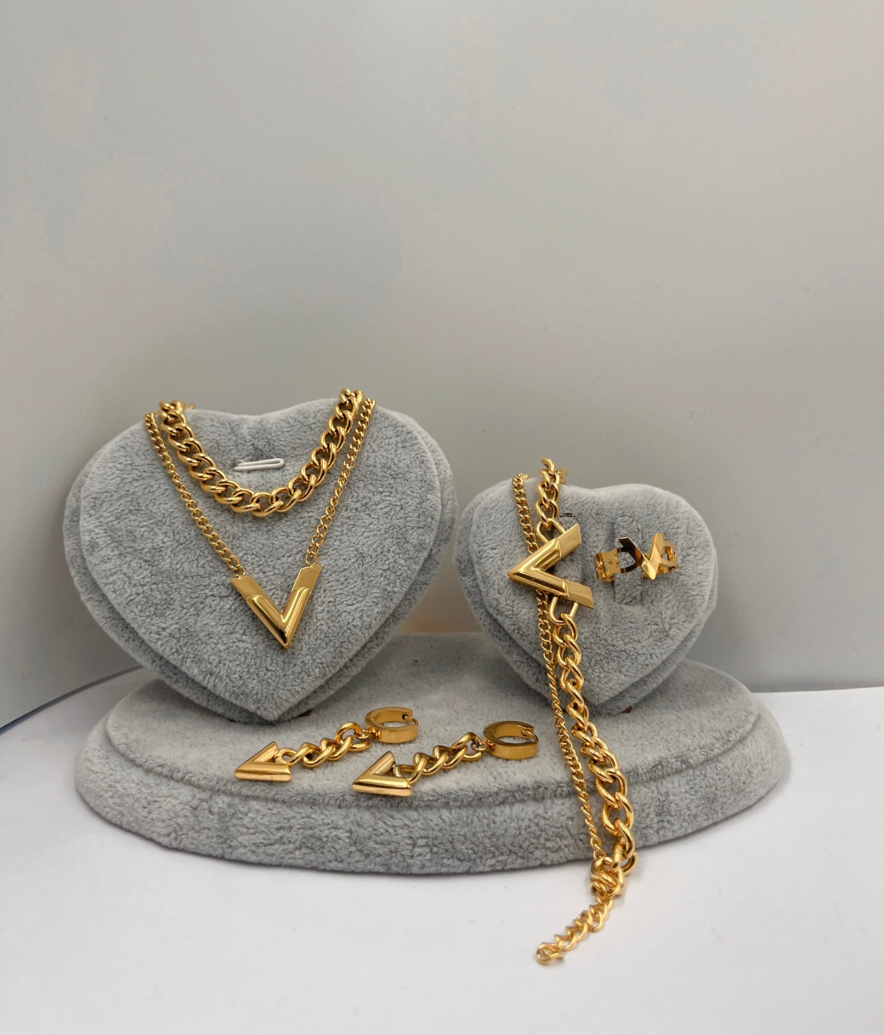 L and V Necklace,Earings,Bracelet and Ring Set