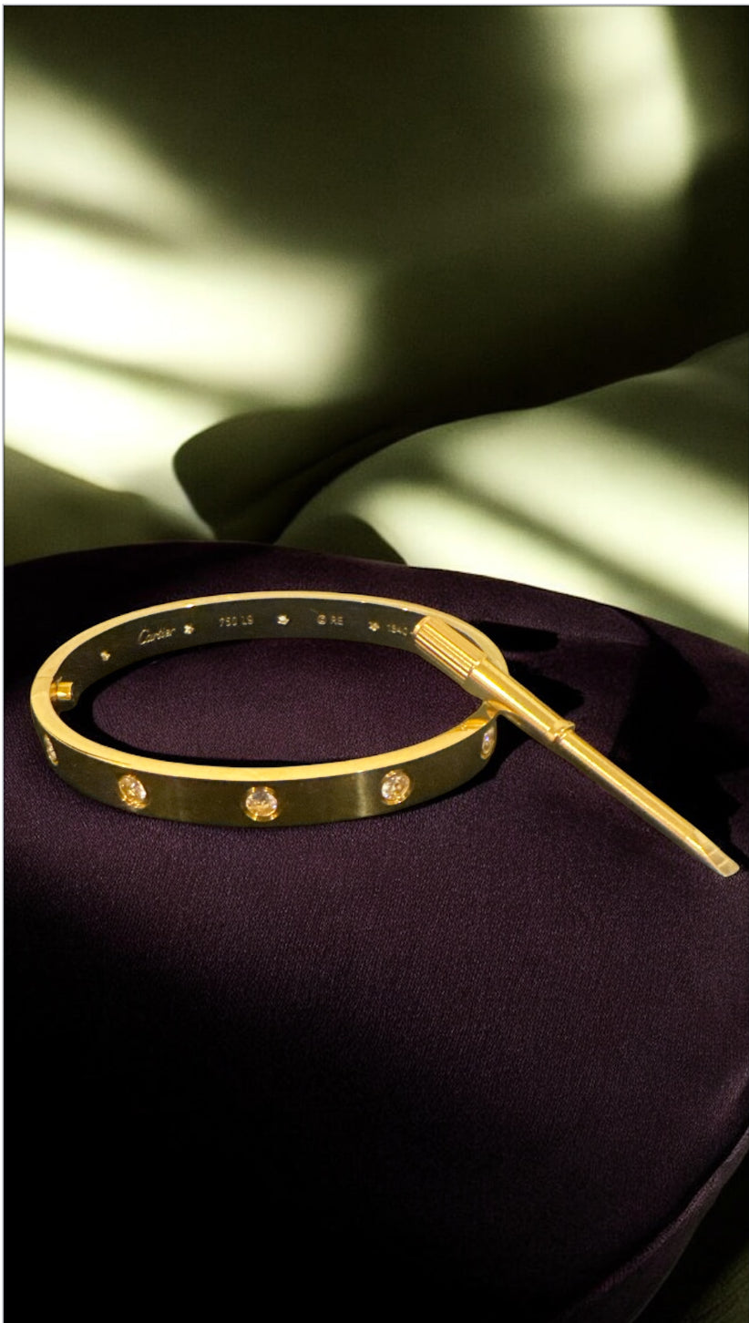 The Diamond C Bangle with Screw