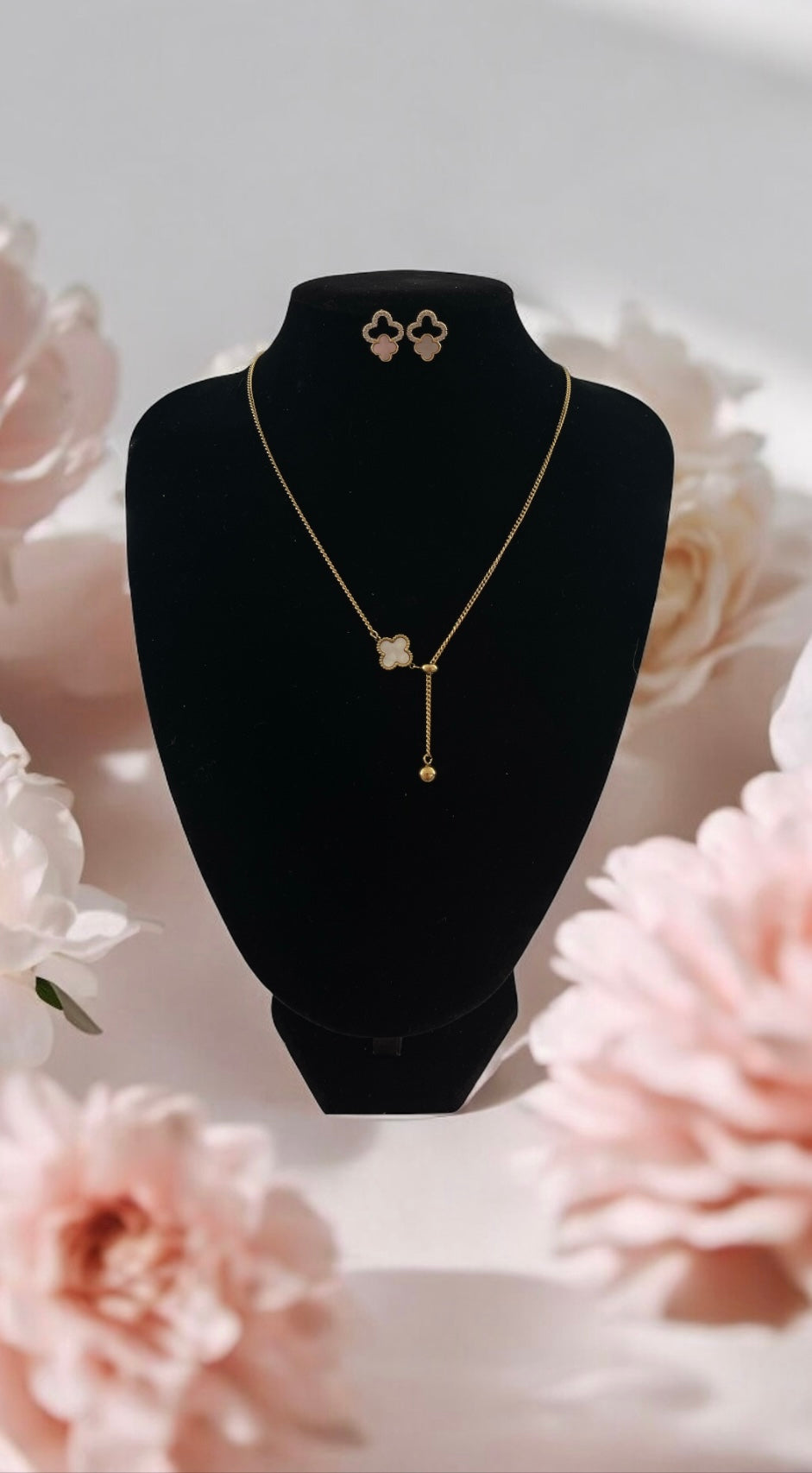 White Clover Necklace and Earings Set
