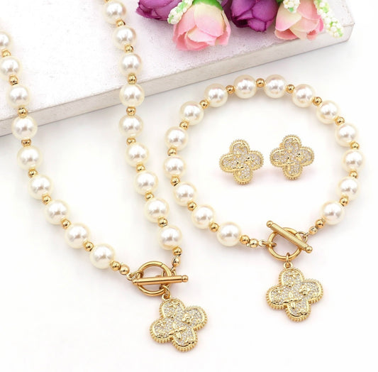 Pearl Clover Necklace, Earings and Bracelet Set