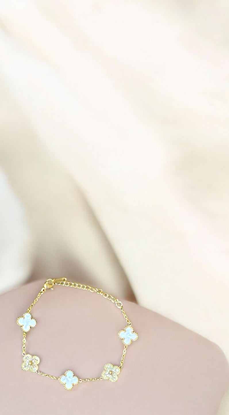 White and Golden Clover Bracelet